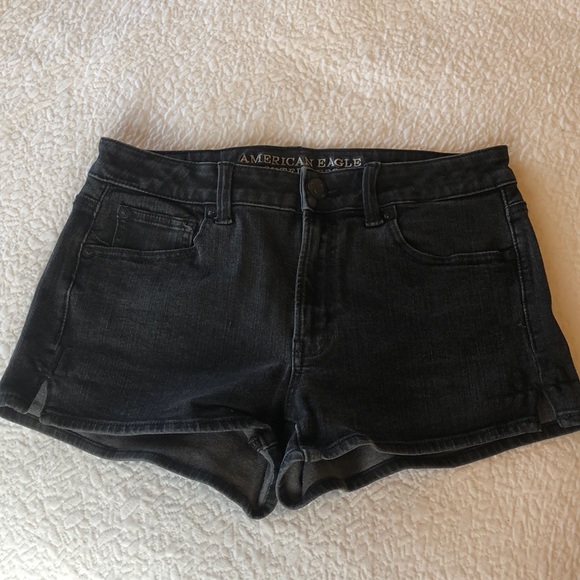 Shorts - Picture 2 of 4